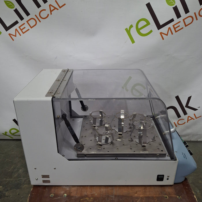 Barnstead/Thermolyne MaxQ Mini 4450 Incubator Shaker