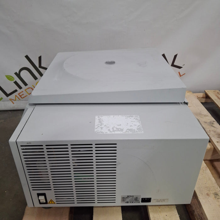 Eppendorf 5804R Refrigerated Centrifuge