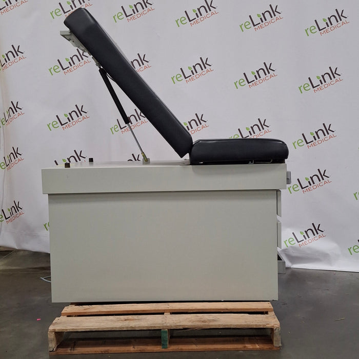 UMF Medical 5140 Exam Table