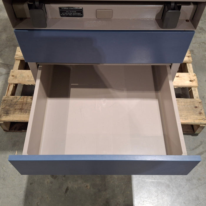 Midmark Ritter 100 Exam Table