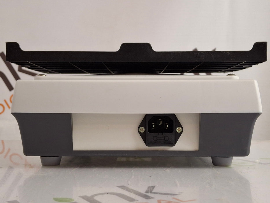 Thermo Scientific 88880023 Compact Digital Microplate Shaker