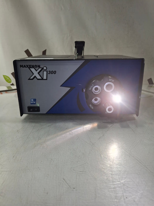 BFW, Inc. Maxenon Xi 300 Light Source