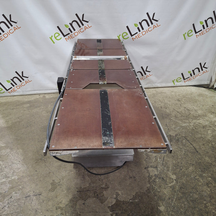 Skytron 3100 Surgical Table