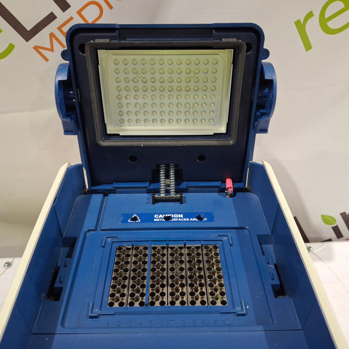 Applied Biosystems Veriti 96 Well Thermocycler