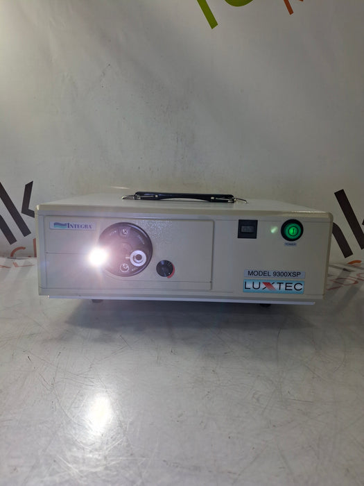 Luxtec 9300XSP Light Source
