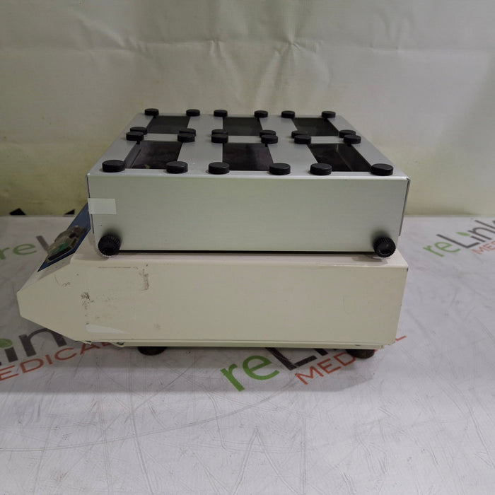 Roche Diagnostics Heidolph VibraMax 100 Vibrating Platform Shaker