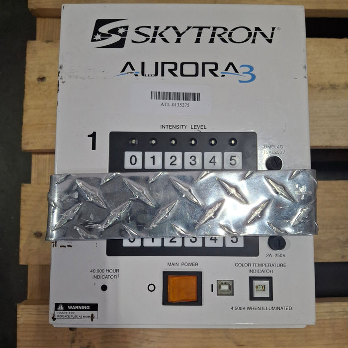 Skytron Aurora III Surgical Light