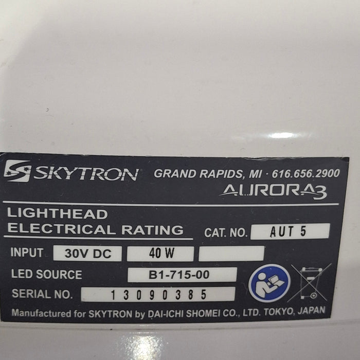 Skytron Aurora III Surgical Light
