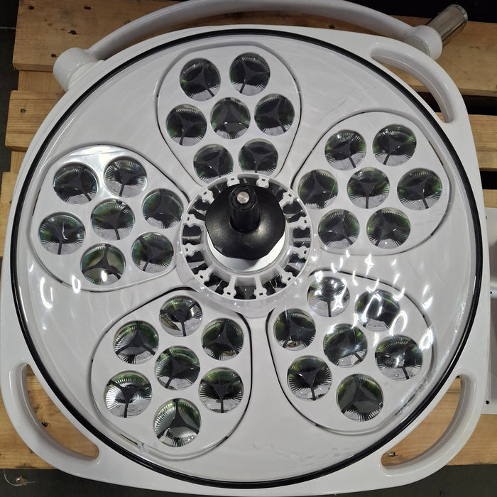 Skytron Aurora III Surgical Light