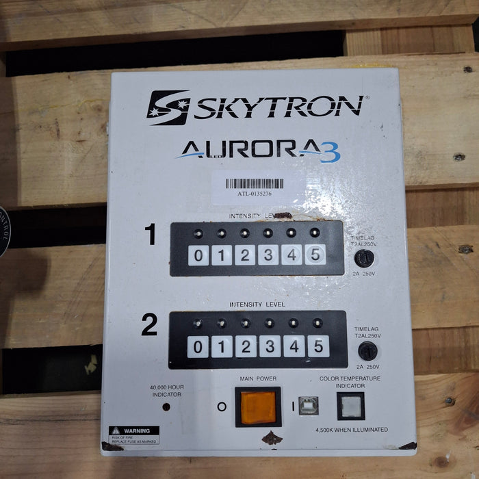 Skytron Aurora III Surgical Light