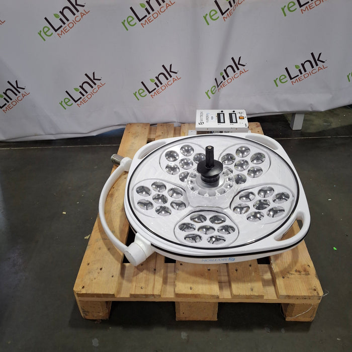 Skytron Aurora III Surgical Light