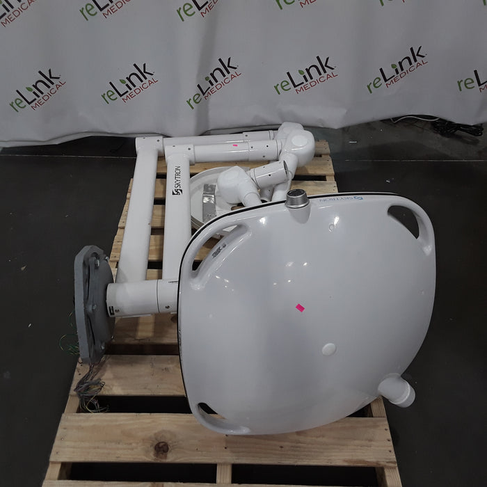 Skytron Aurora III Surgical Light