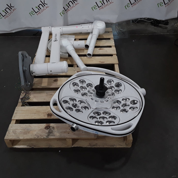 Skytron Aurora III Surgical Light