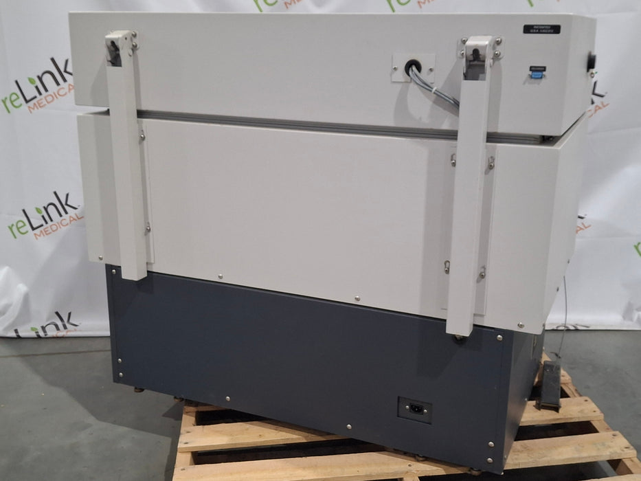 New Brunswick Scientific Innova 4300 Incubator Shaker