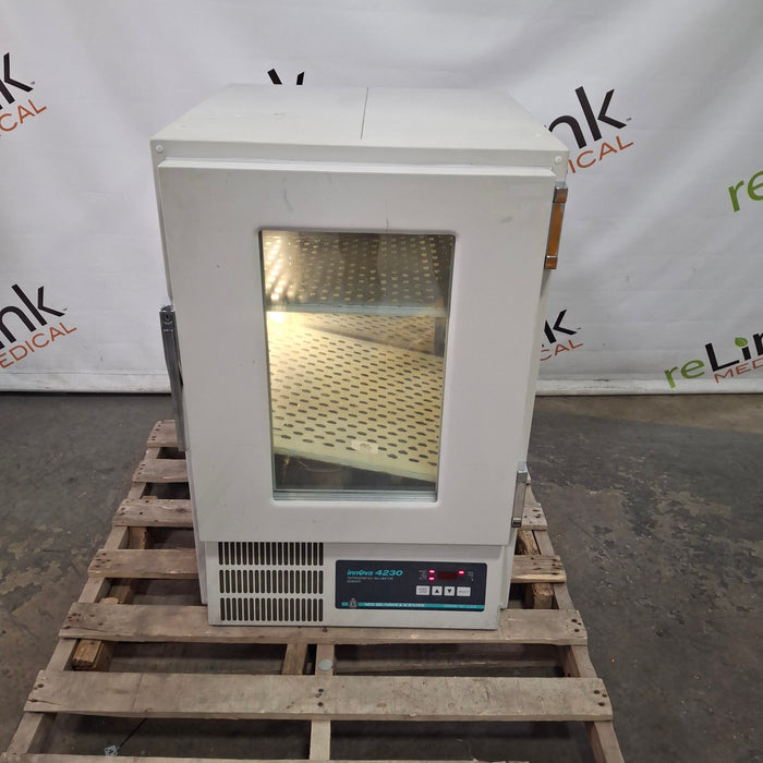 New Brunswick Scientific Innova 4230 Refrigerated Incubator Shaker