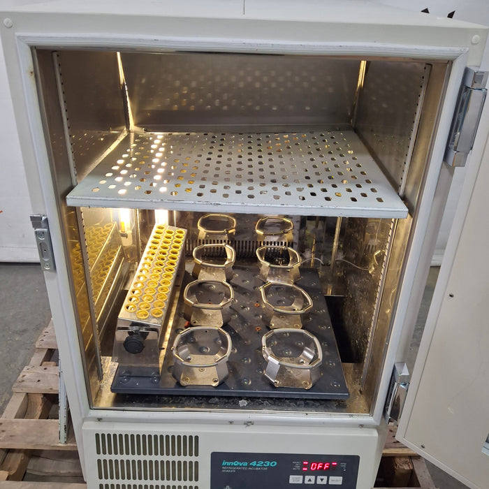 New Brunswick Scientific Innova 4230 Refrigerated Incubator Shaker