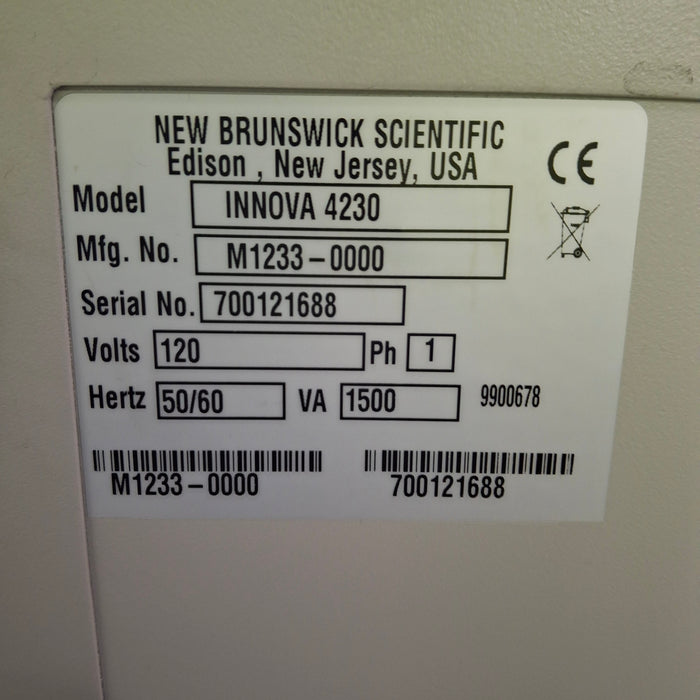New Brunswick Scientific Innova 4230 Refrigerated Incubator Shaker