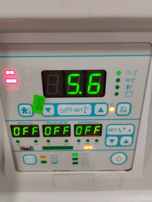 Airborne PulseOx Voyager Transport Incubator