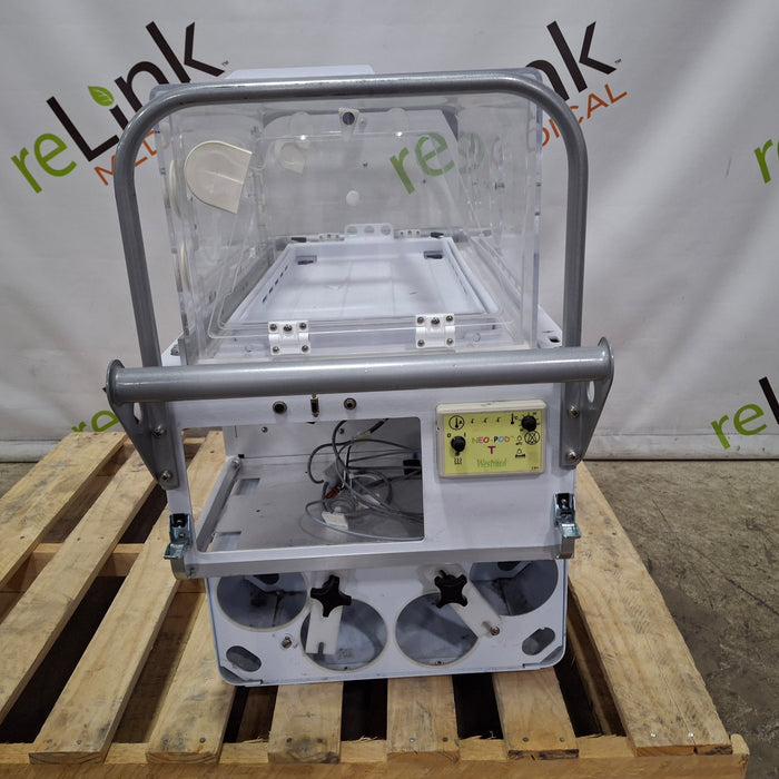 Airborne PulseOx Voyager Transport Incubator