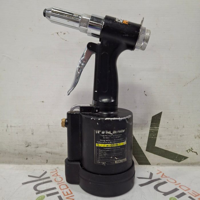 Central Pneumatic 62685 1/4" Air Hydraulic Riveter
