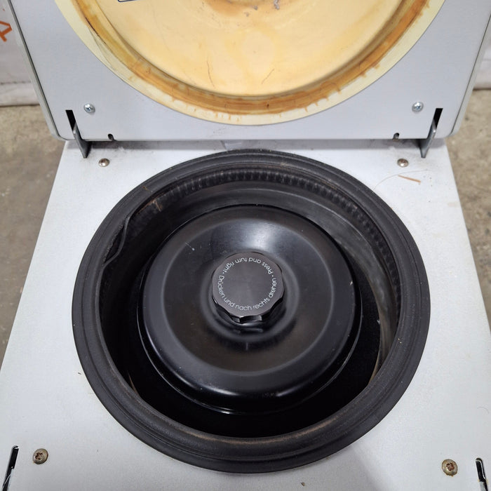 Eppendorf 5417R Centrifuge