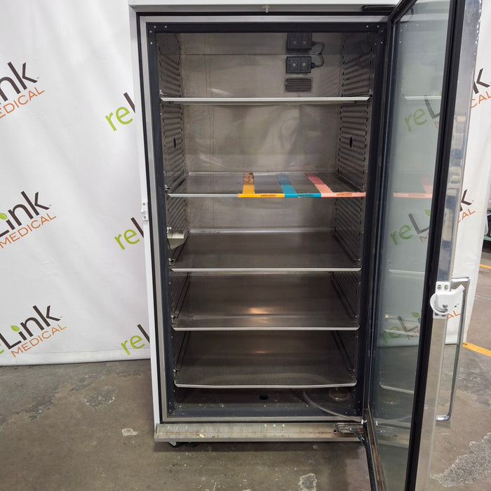 Thermo Scientific 3950 Reach-In CO2 Incubator