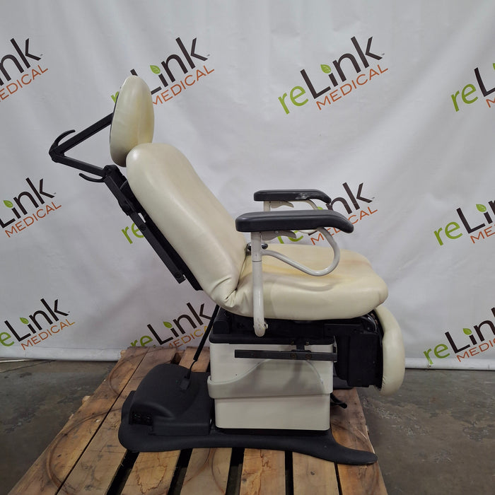 Midmark 630 Procedure Chair