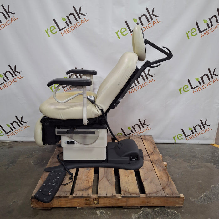 Midmark 630 Procedure Chair