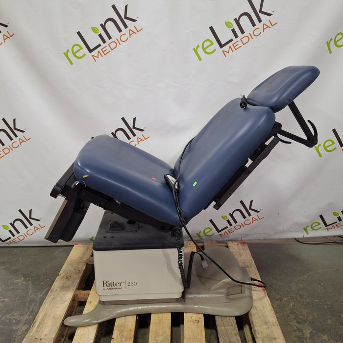 Midmark 230 Power Procedure Chair