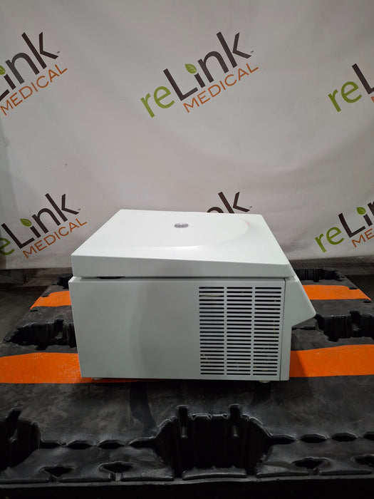 Eppendorf 5804 Centrifuge