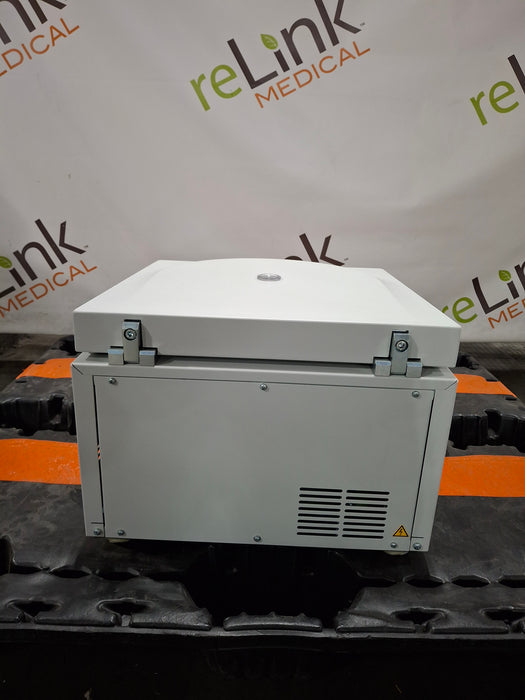Eppendorf 5804 Centrifuge