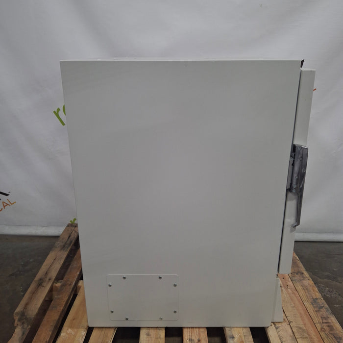 New Brunswick Scientific Innova 4200 Refrigerated Incubator Shaker