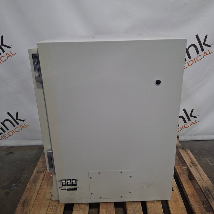 New Brunswick Scientific Innova 4200 Refrigerated Incubator Shaker