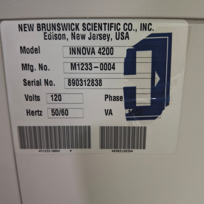New Brunswick Scientific Innova 4200 Refrigerated Incubator Shaker