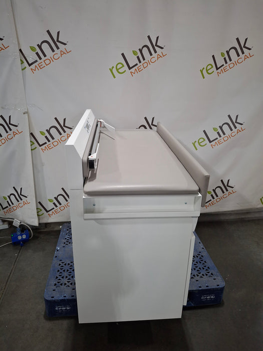 UMF Medical 5900 Pediatric Exam Table