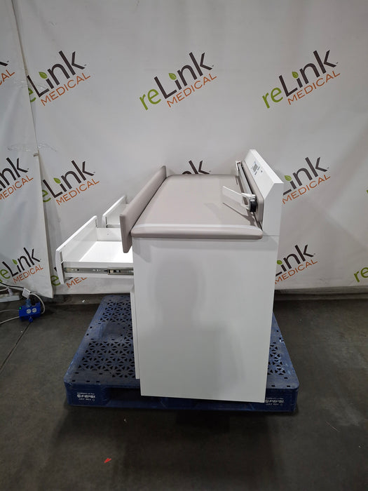 UMF Medical 5900 Pediatric Exam Table