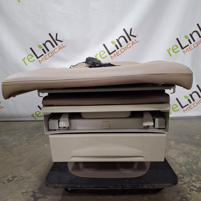 Midmark 223 Hi-Lo Power Barrier Free Procedure Exam Table