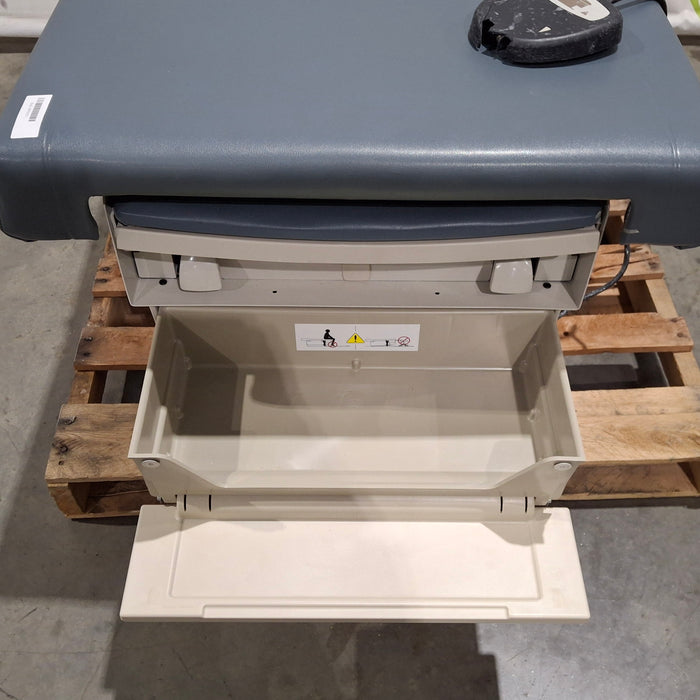 Midmark 222 Procedure Chair