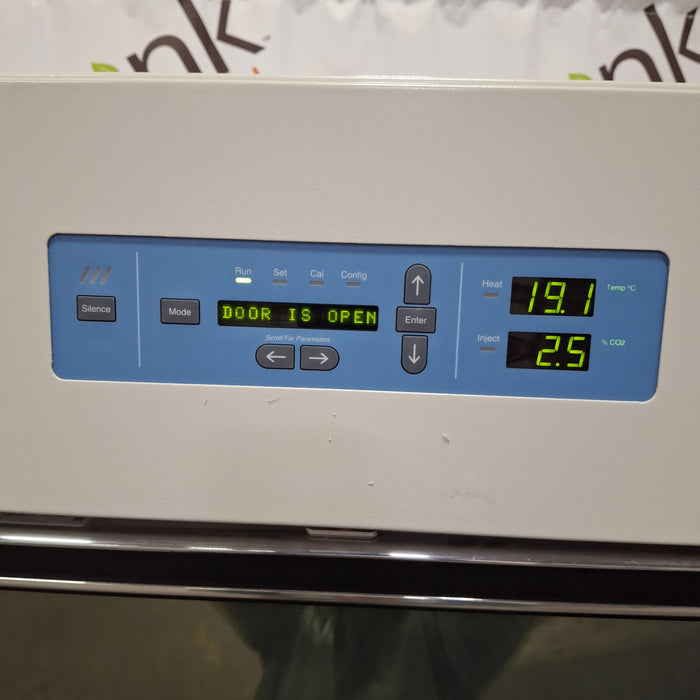 Thermo Scientific Thermo Scientific 3950 Reach-In CO2 Incubator Research Lab reLink Online