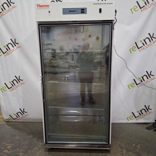Thermo Scientific Thermo Scientific 3950 Reach-In CO2 Incubator Research Lab reLink Online