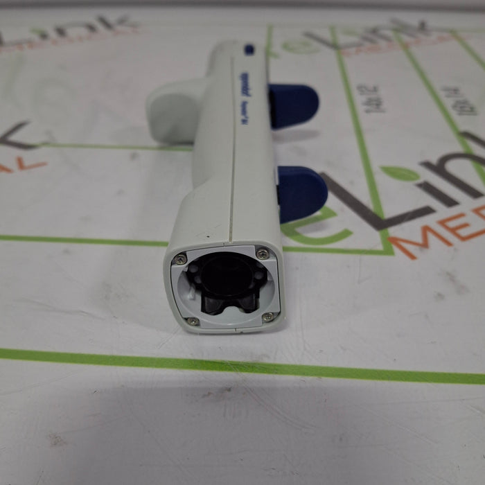 Eppendorf Repeater M4 Repeating Pipette
