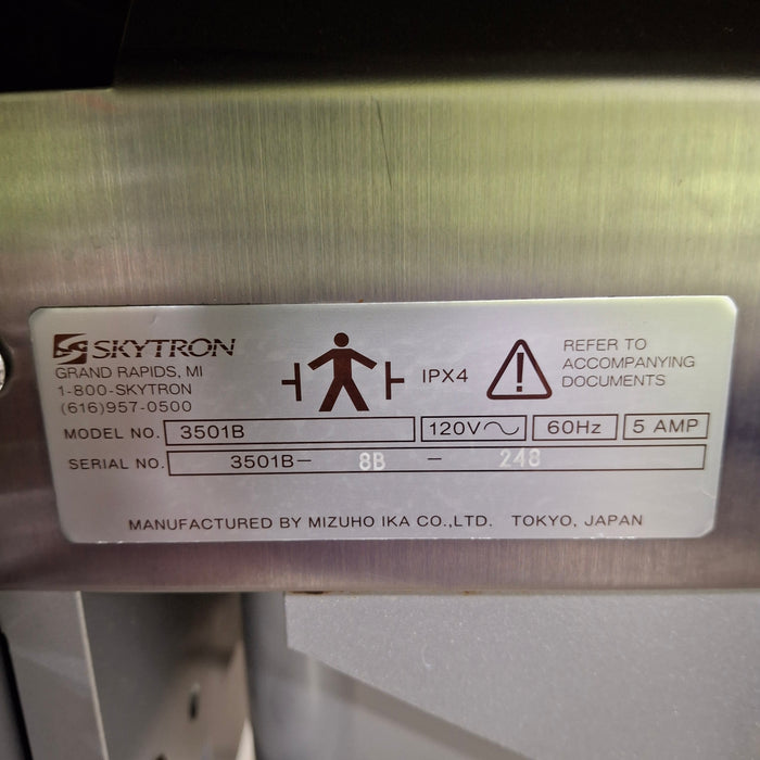 Skytron 3501B Surgical Table