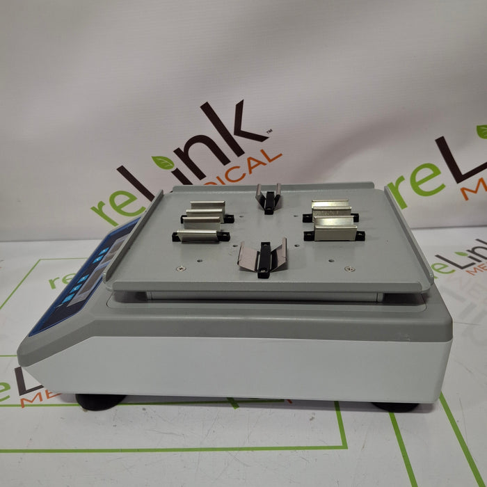 Thermo Scientific 88882005 Digital Microplate Shaker