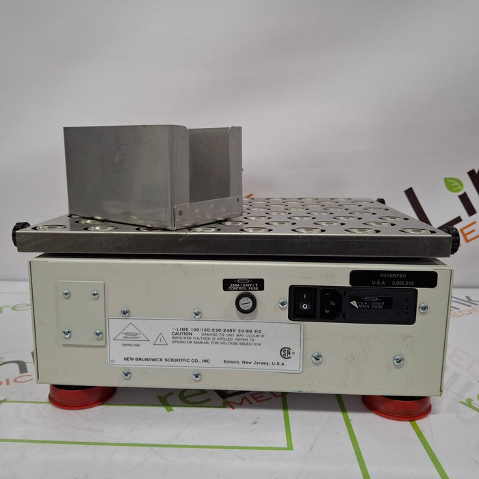 New Brunswick Scientific Innova 2000 Platform Shaker
