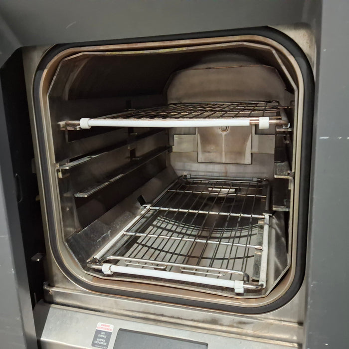 Steris Amsco Century V-116 Steam Sterilizer
