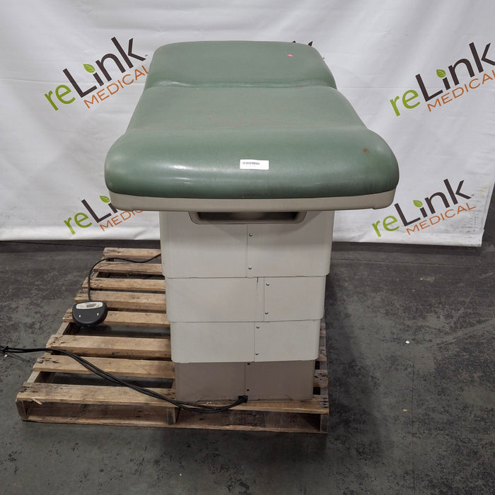 Midmark 222 Procedure Chair
