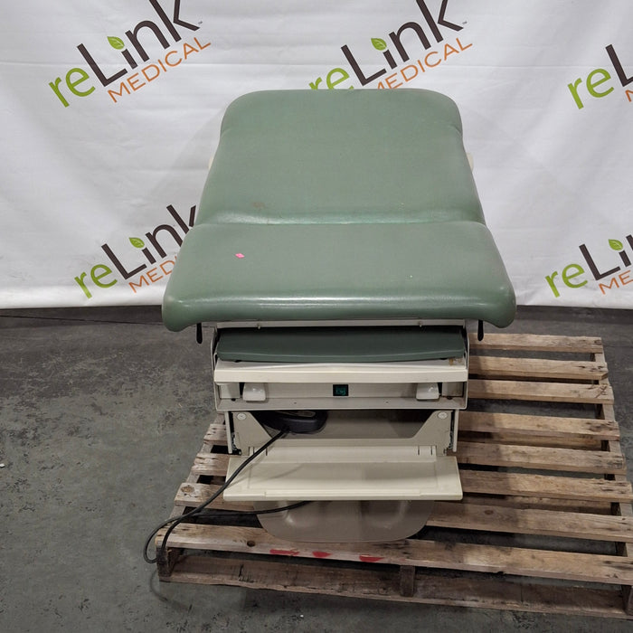 Midmark 222 Procedure Chair