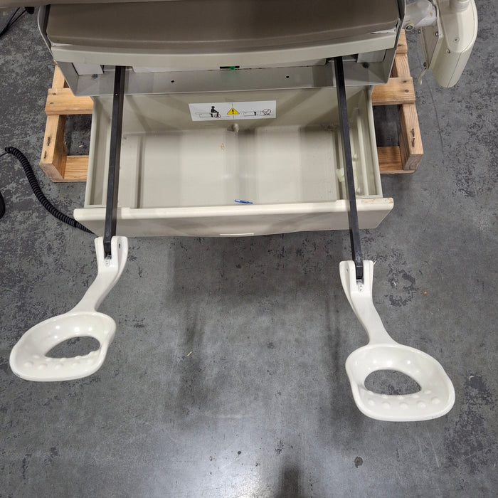 Midmark 223 Hi-Lo Power Barrier Free Procedure Exam Table