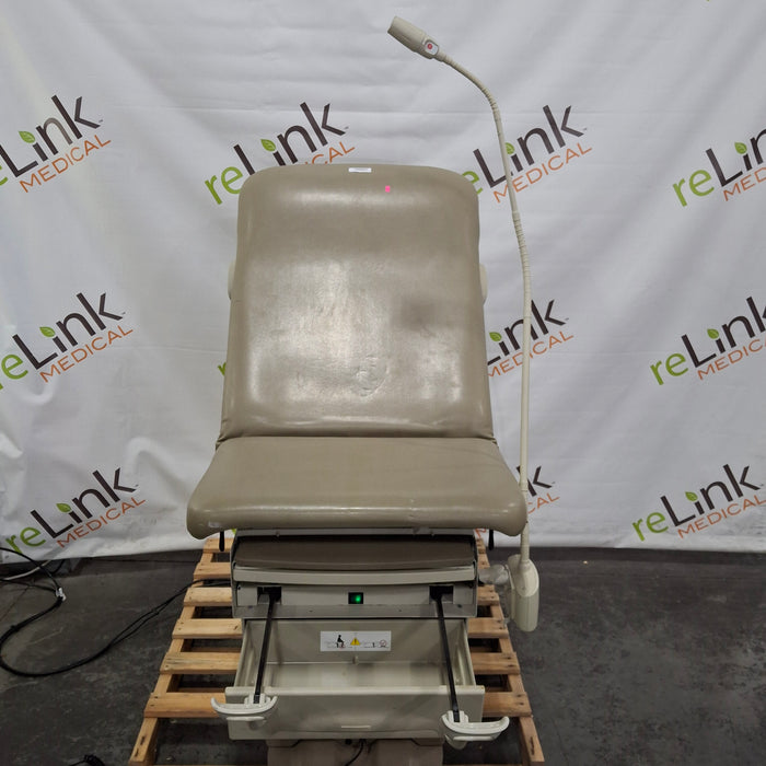 Midmark 223 Hi-Lo Power Barrier Free Procedure Exam Table