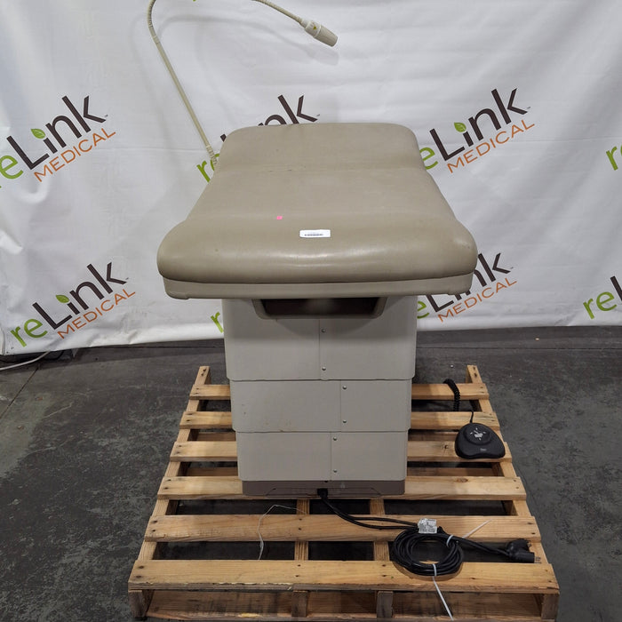 Midmark 223 Hi-Lo Power Barrier Free Procedure Exam Table